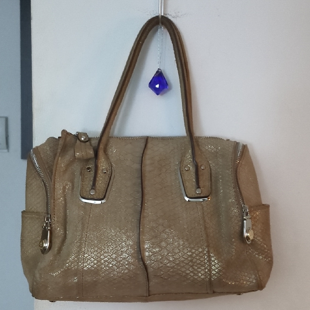 Elegant Gold Women's Handbag